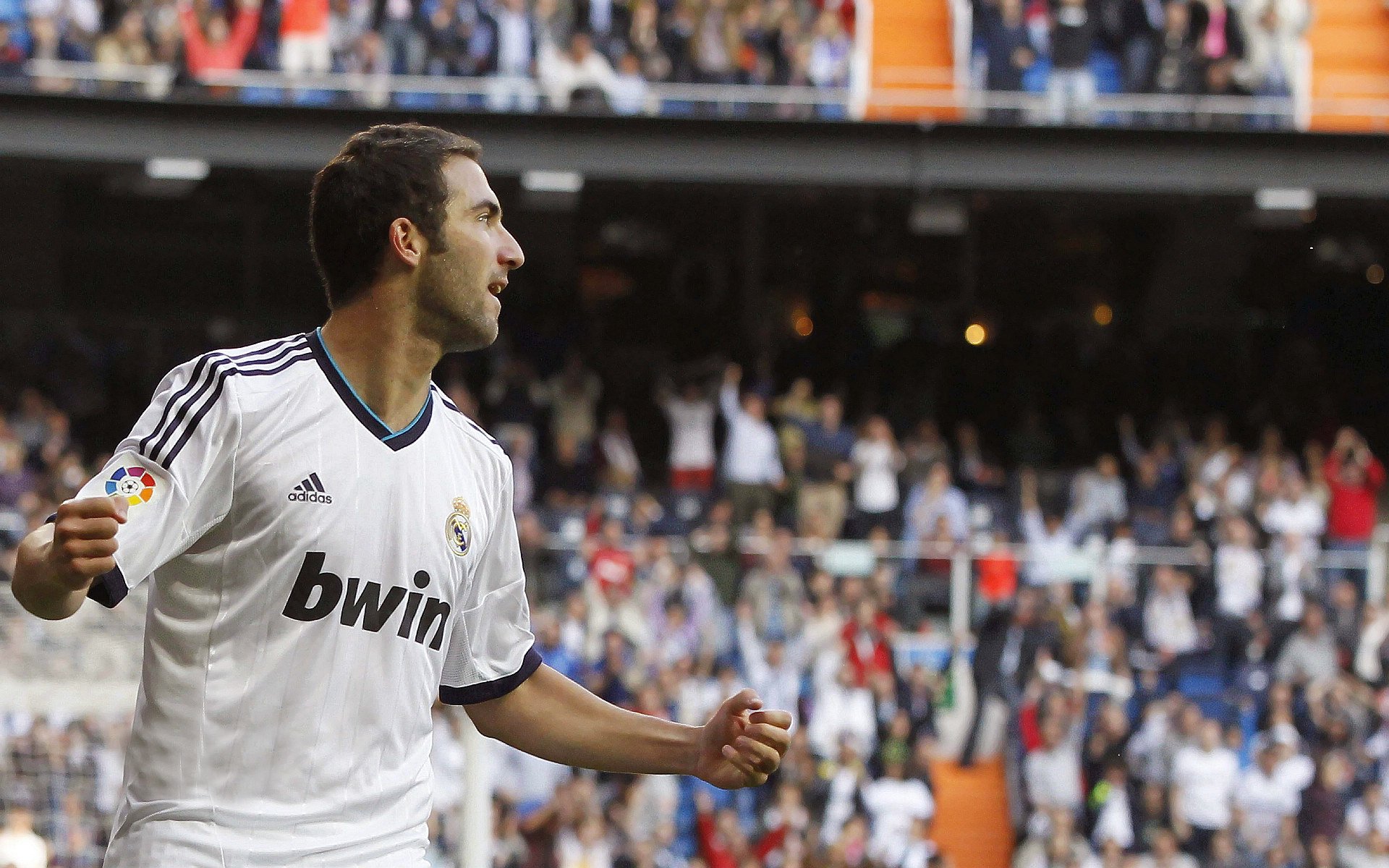 马竞门将稳健发挥，力保球门不失，马竞门将身价